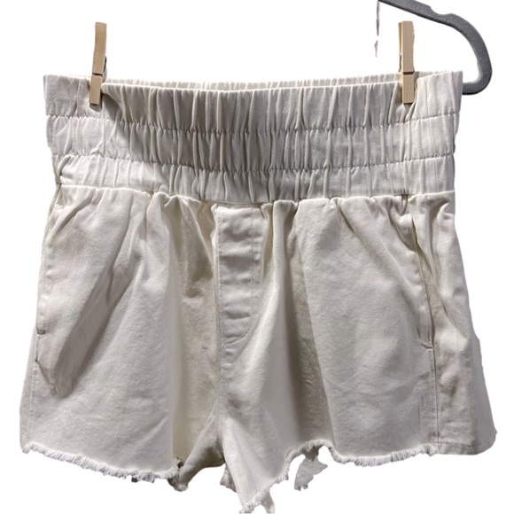 New In Pants - NWT New In|Size Large|White Shorts
